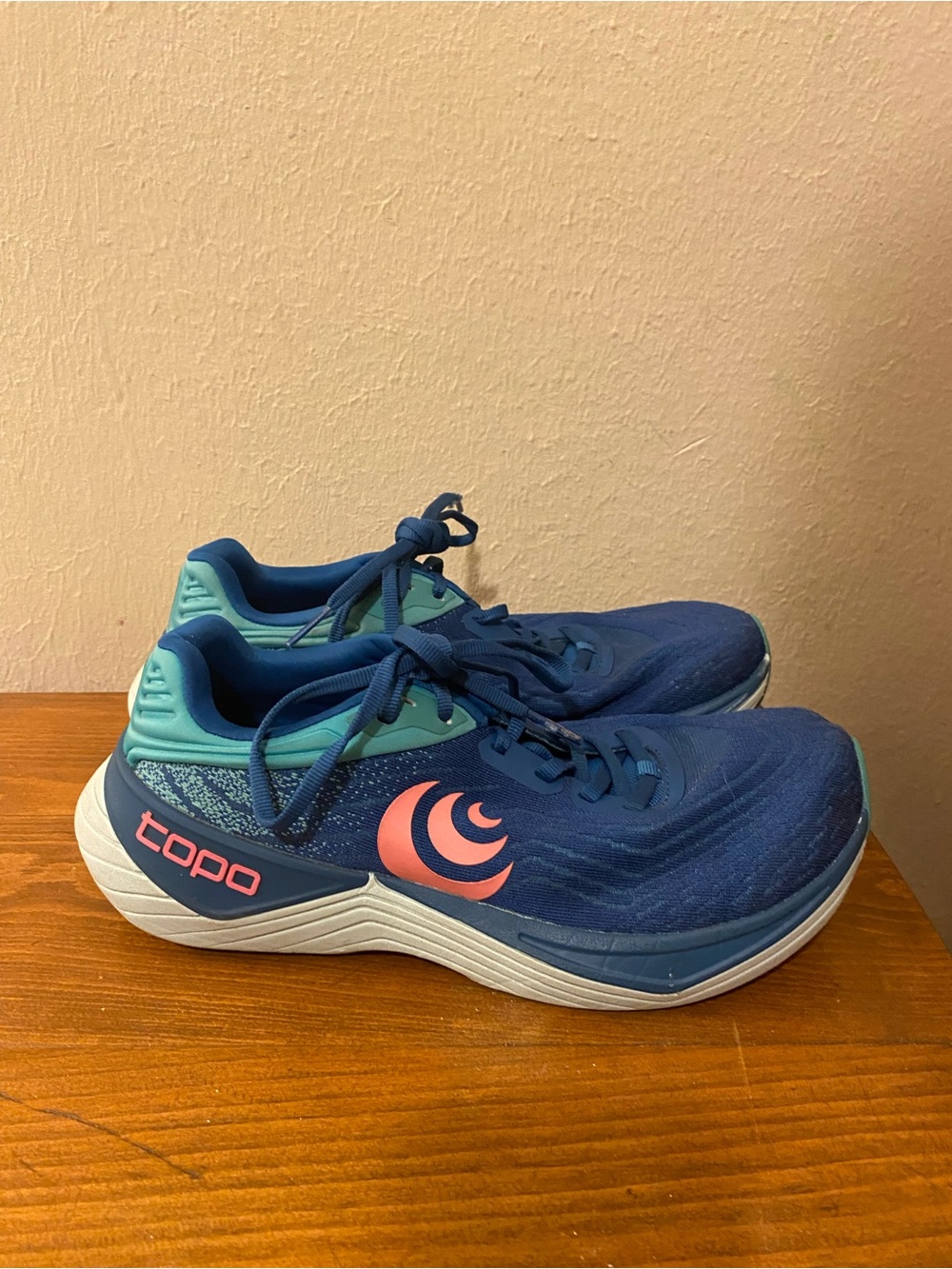 Women’s Topo Ultrafly 5 Sz6.5 Blue Running Shoes